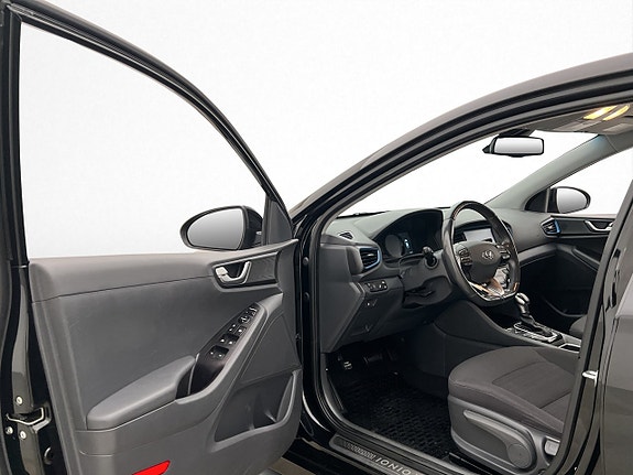 Hyundai IONIQ 11 of 30