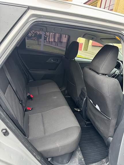Toyota Auris 5 of 5