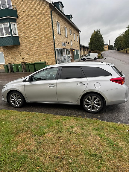 Toyota Auris 3 of 5