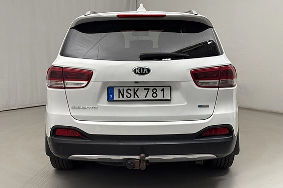 Kia Sorento 4 of 16