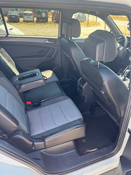 Volkswagen Tiguan Allspace 3 of 8