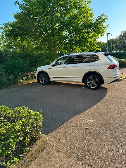 Volkswagen Tiguan Allspace 5 of 8