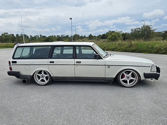 Volvo 245 7 of 9