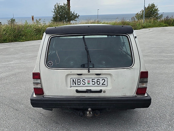 Volvo 245 5 of 9