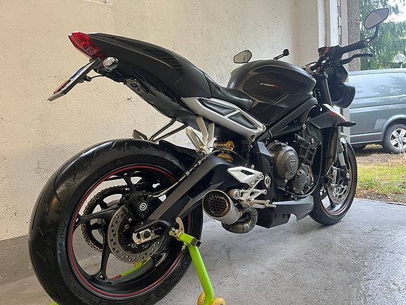 Triumph STREET TRIPLE RS 2 of 6