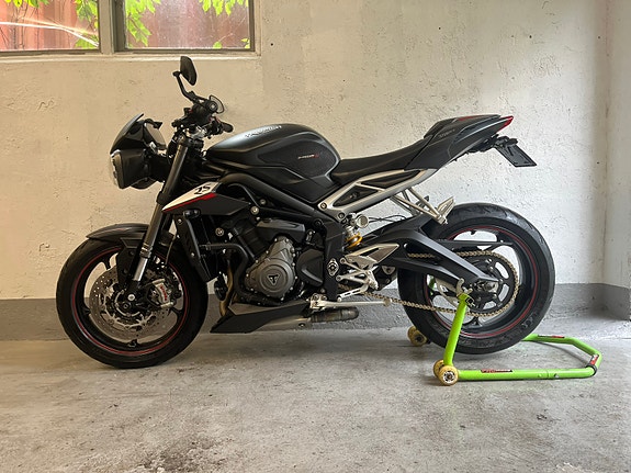 Triumph STREET TRIPLE RS 3 of 6