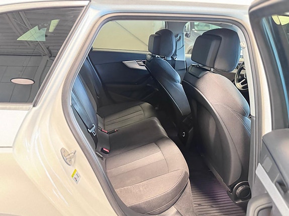 Audi A4 9 of 15