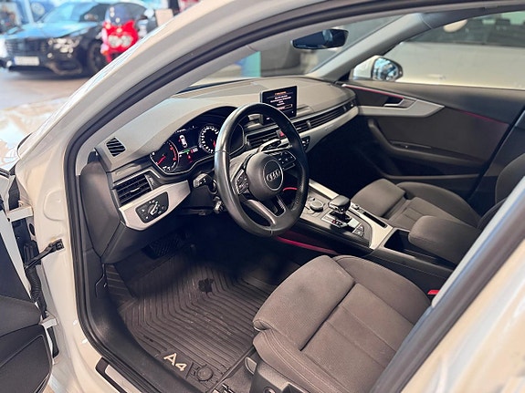 Audi A4 11 of 15