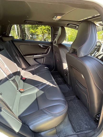 Volvo V60 7 of 8