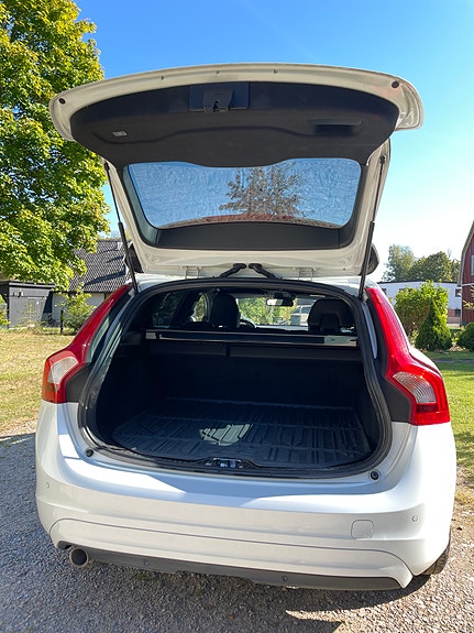 Volvo V60 4 of 8