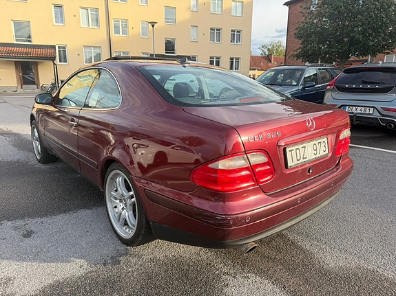 Mercedes-Benz CLK320 2 of 7