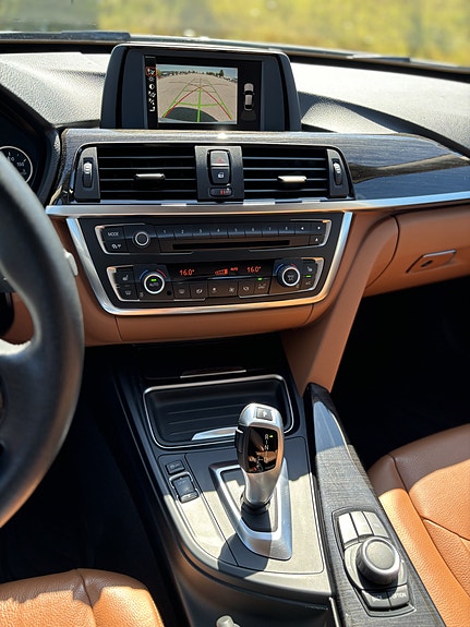 BMW 320d 8 of 13