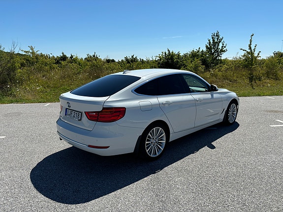 BMW 320d 4 of 13