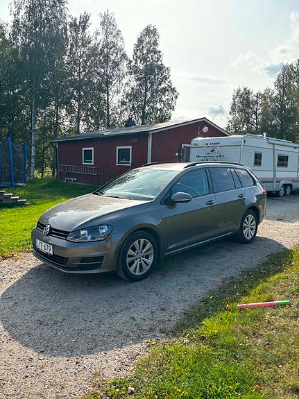 Volkswagen Golf VII 2 of 7