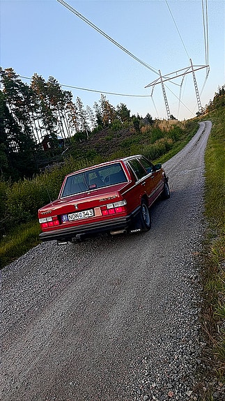 Volvo 740 3 of 5