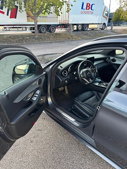 Mercedes-Benz C220 7 of 11
