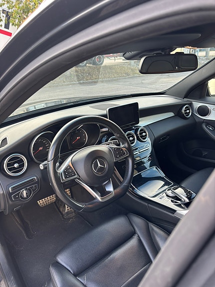 Mercedes-Benz C220 8 of 11