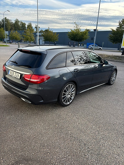 Mercedes-Benz C220 6 of 11