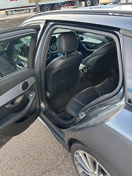 Mercedes-Benz C220 9 of 11
