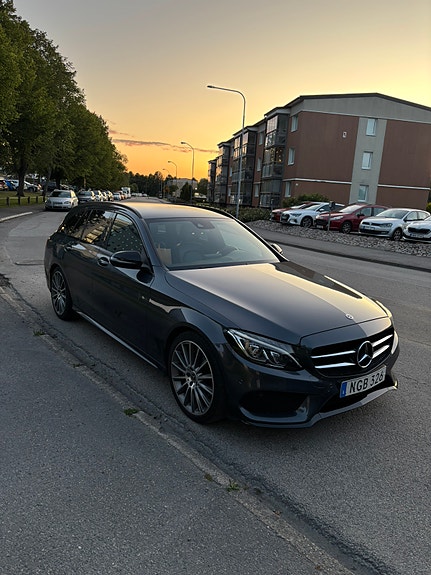 Mercedes-Benz C220 5 of 11