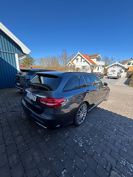 Mercedes-Benz C220 3 of 11