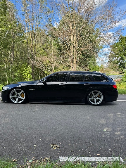 BMW 520d 3 of 12