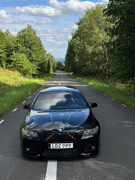 BMW 520d 2 of 12