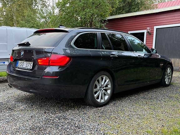 BMW 530xd 2 of 16