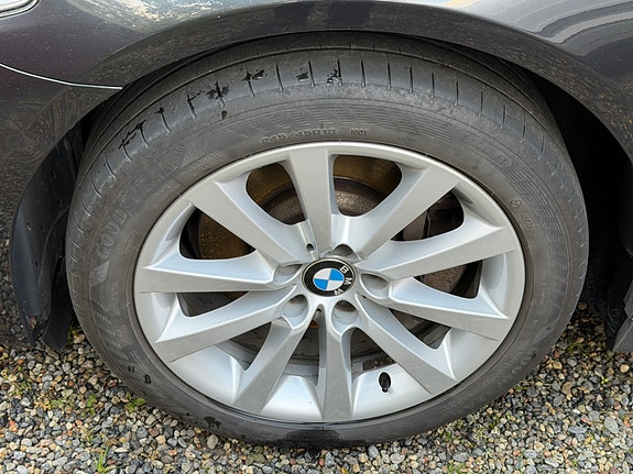 BMW 530xd 15 of 16