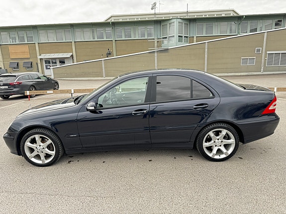 Mercedes-Benz C230 5 of 15