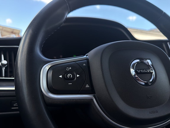 Volvo XC60 17 of 18
