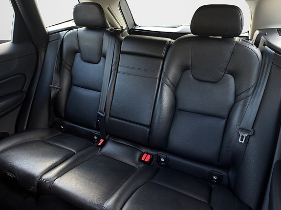 Volvo XC60 10 of 18