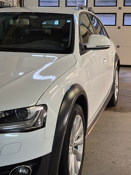 Audi A4 allroad 2 of 6