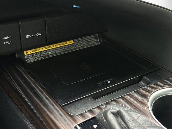 Toyota Camry 17 of 21
