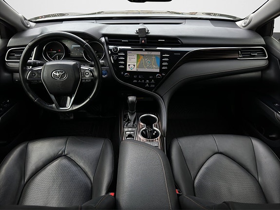 Toyota Camry 11 of 21