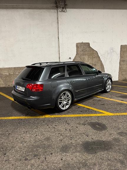 Audi RS4 4 of 7