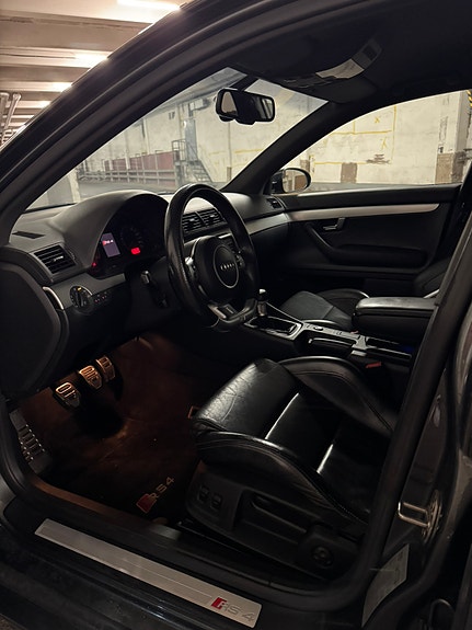 Audi RS4 5 of 7
