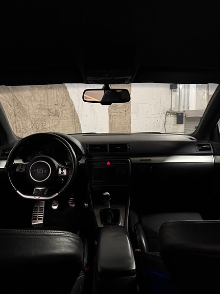 Audi RS4 7 of 7