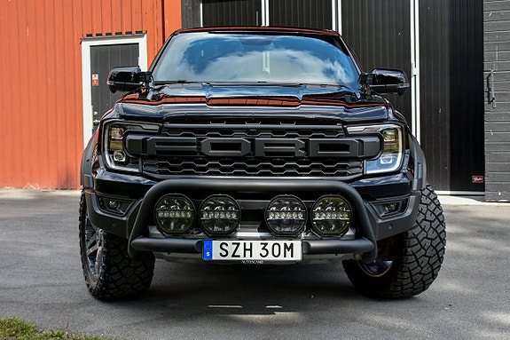 Ford Ranger Raptor 8 of 23
