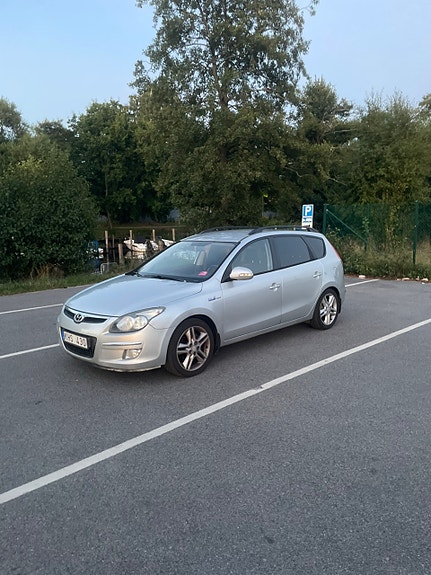 Hyundai i30 2 of 8