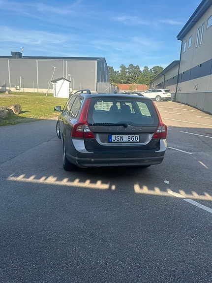 Volvo V70 7 of 19