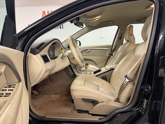 Volvo V70 5 of 21