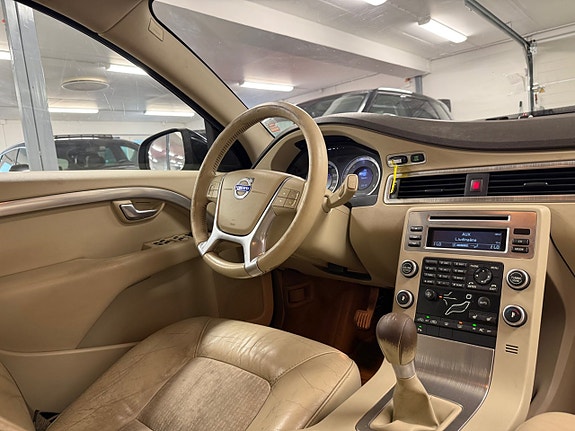 Volvo V70 16 of 21