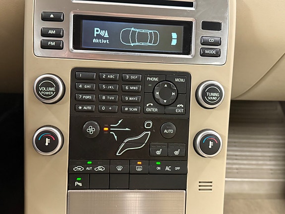 Volvo V70 17 of 21