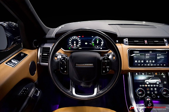 Land Rover Range Rover Sport 16 of 27