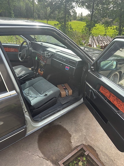 Volvo 740 21 of 25