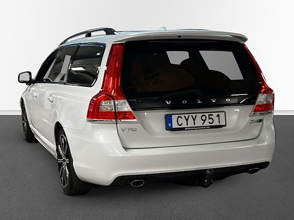 Volvo V70 2 of 10