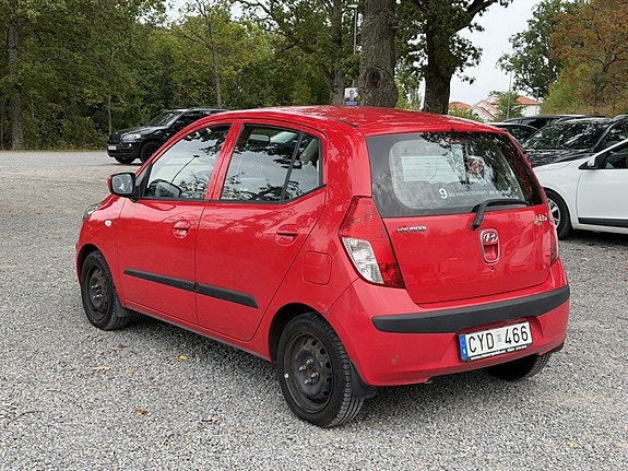 Hyundai i10 4 of 17