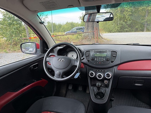 Hyundai i10 9 of 17
