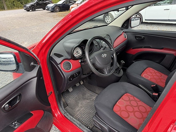 Hyundai i10 10 of 17